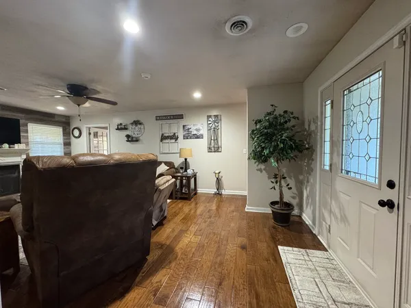 $349,000 | 14669 Gossett Road, West Frankfort, IL 62896