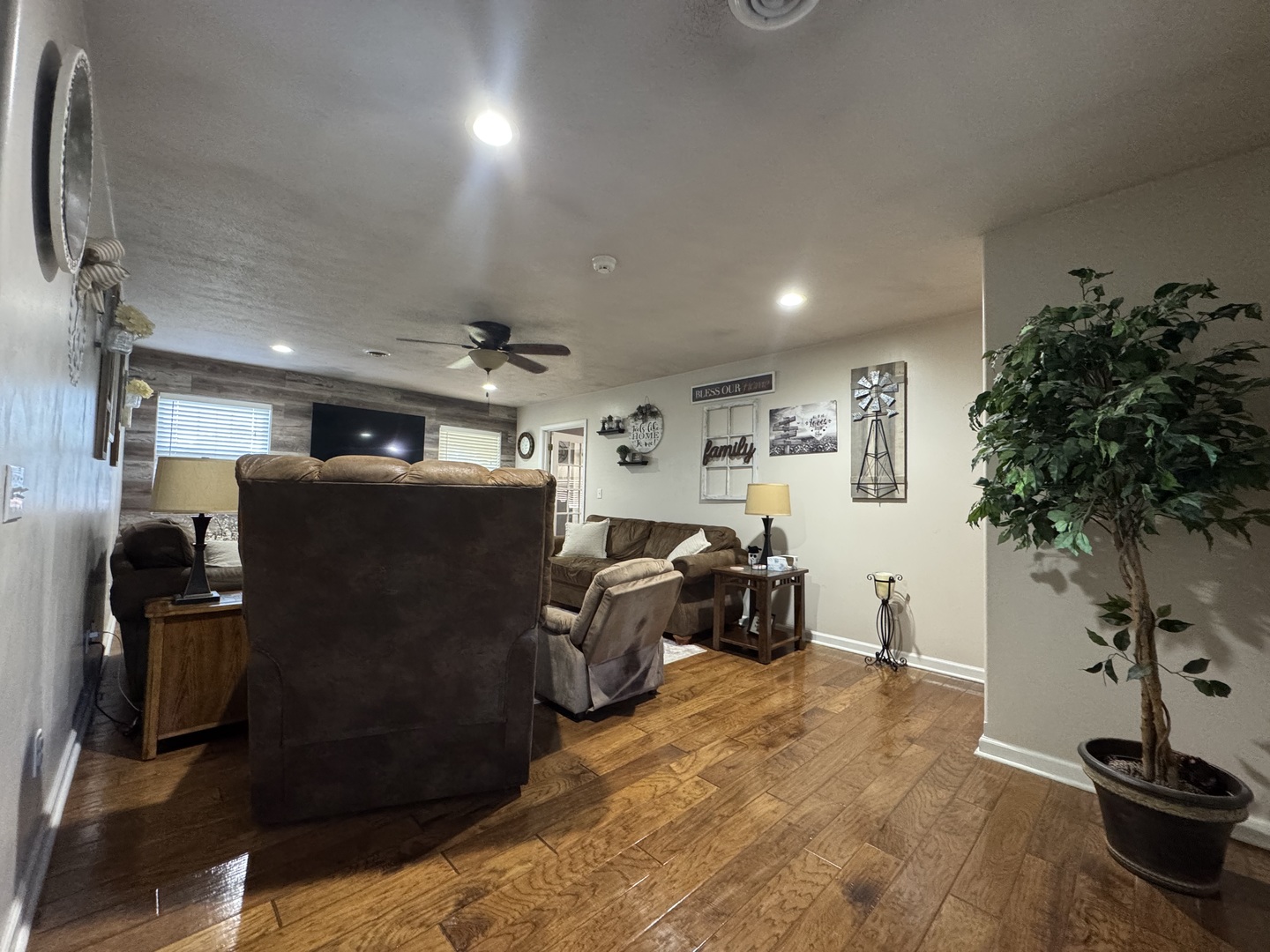 14669 Gossett Road West Frankfort, IL 62896 - Photo 25 of 58