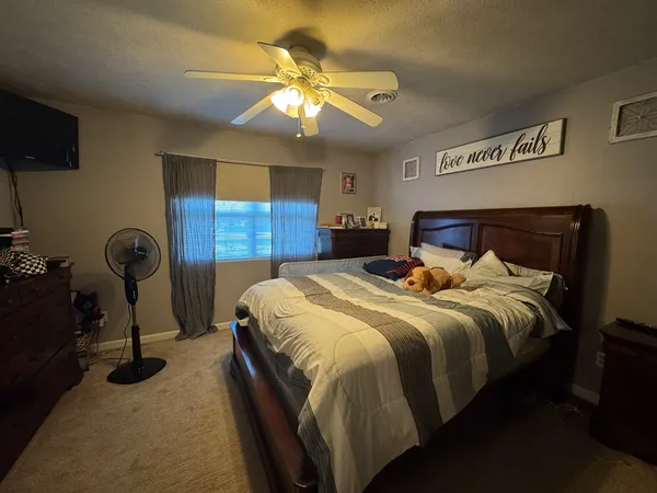 $349,000 | 14669 Gossett Road, West Frankfort, IL 62896