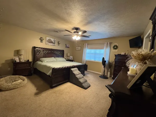 $349,000 | 14669 Gossett Road, West Frankfort, IL 62896