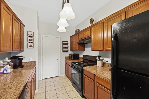 $2,000 | 32018 Anne Lane, Pinehurst, TX 77362