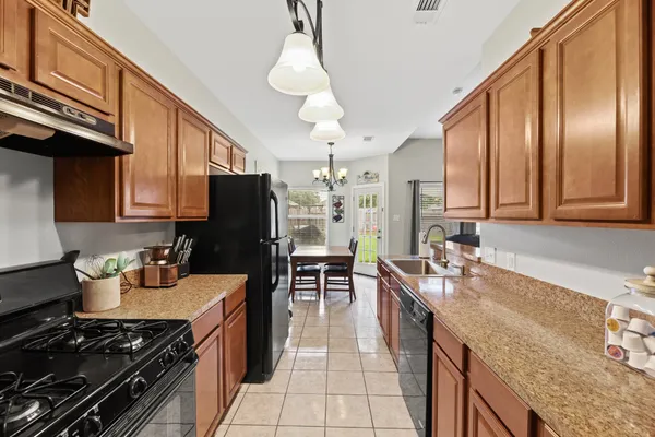 $2,000 | 32018 Anne Lane, Pinehurst, TX 77362
