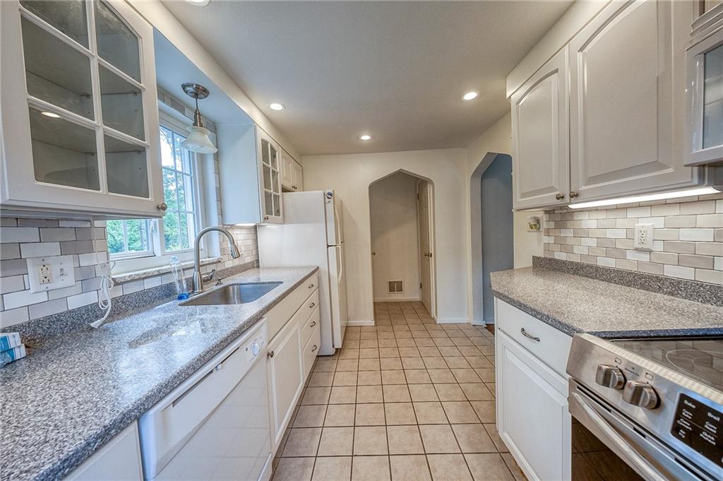 1593 Riverside Drive Verona, PA 15147 - Photo 14 of 30 Gallery Image 14