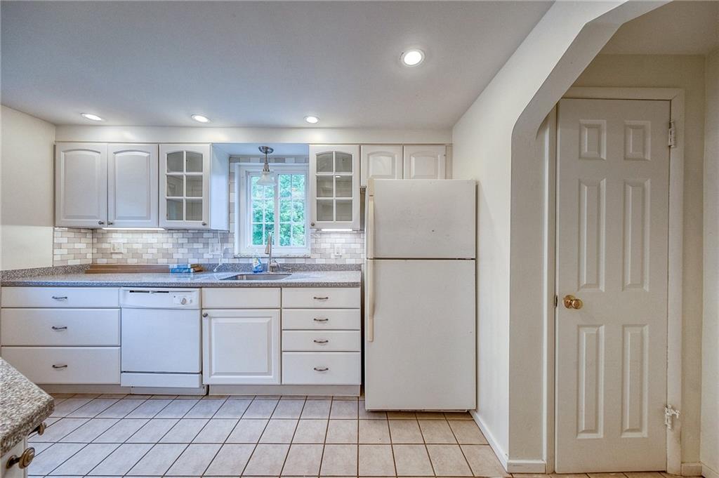 1593 Riverside Drive Verona, PA 15147 - Photo 16 of 30 Gallery Image 16