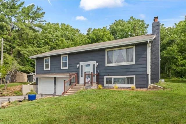 $435,000 | 10708 East 301st Street, Drexel, MO 64742