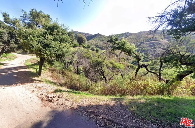 a view of a tennis court