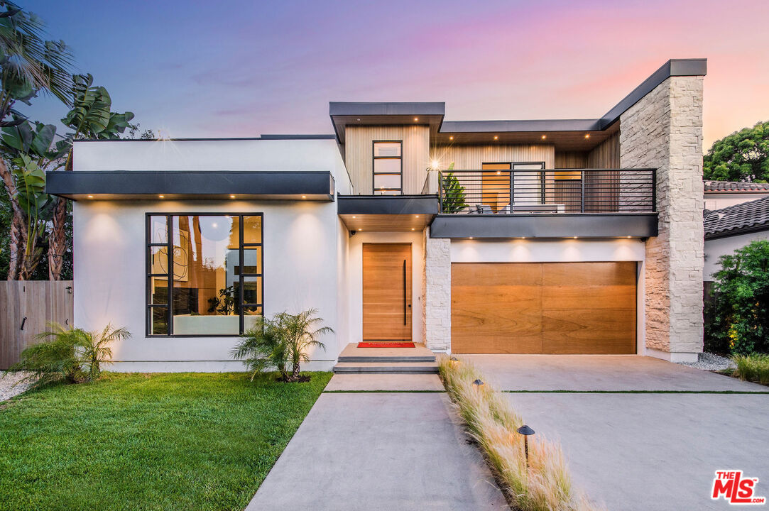 1360 Palms Boulevard Venice, CA 90291 - Photo 1 of 51