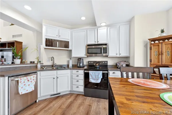 $380,000 | 10 Anemone Road, Lake Ozark, MO 65049