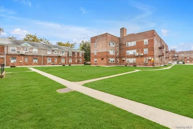 $290,000 | 68-02 140th Street, Unit A | Kew Gardens Hills