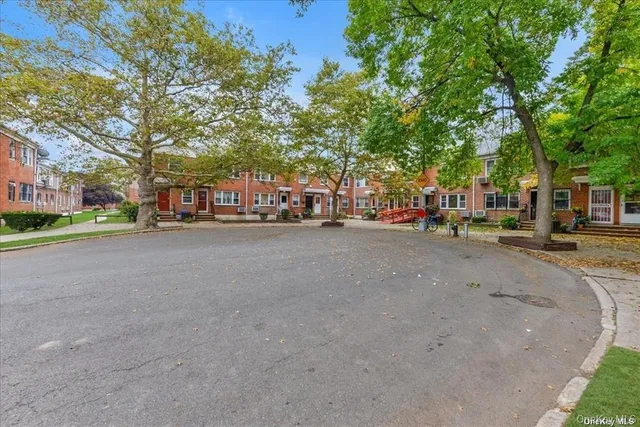 $290,000 | 68-02 140th Street, Unit A | Kew Gardens Hills