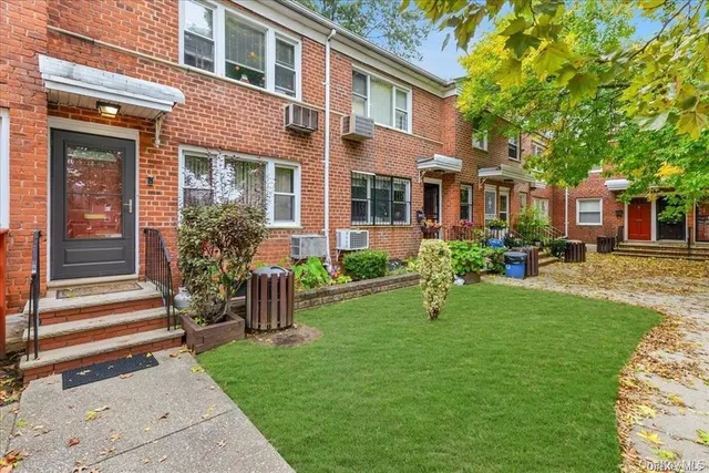 $290,000 | 68-02 140th Street, Unit A | Kew Gardens Hills