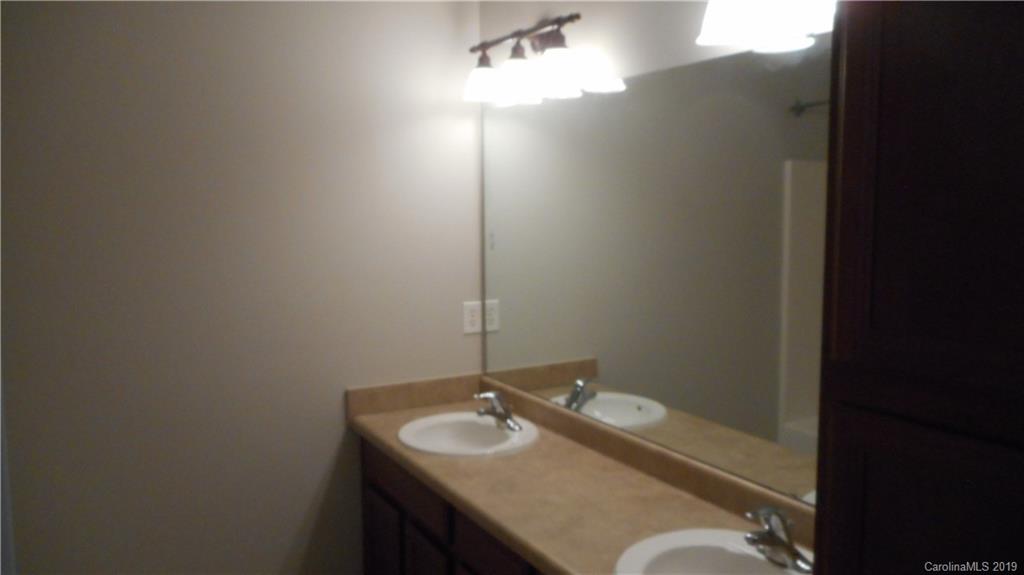 627 Raphael Place Charlotte, NC 28205 - Photo 7 of 8