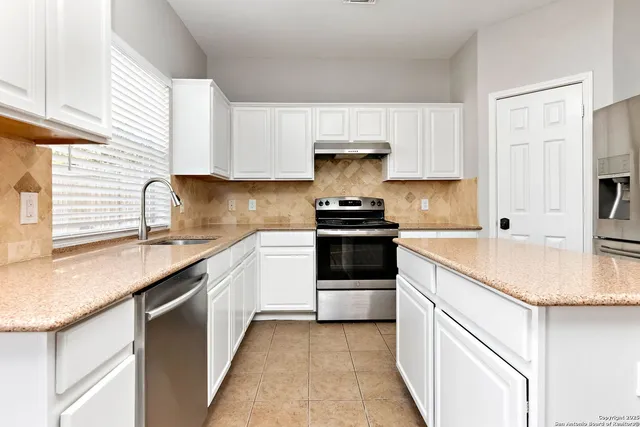 $2,700 | 24626 Dawn Arrow, San Antonio, TX 78258