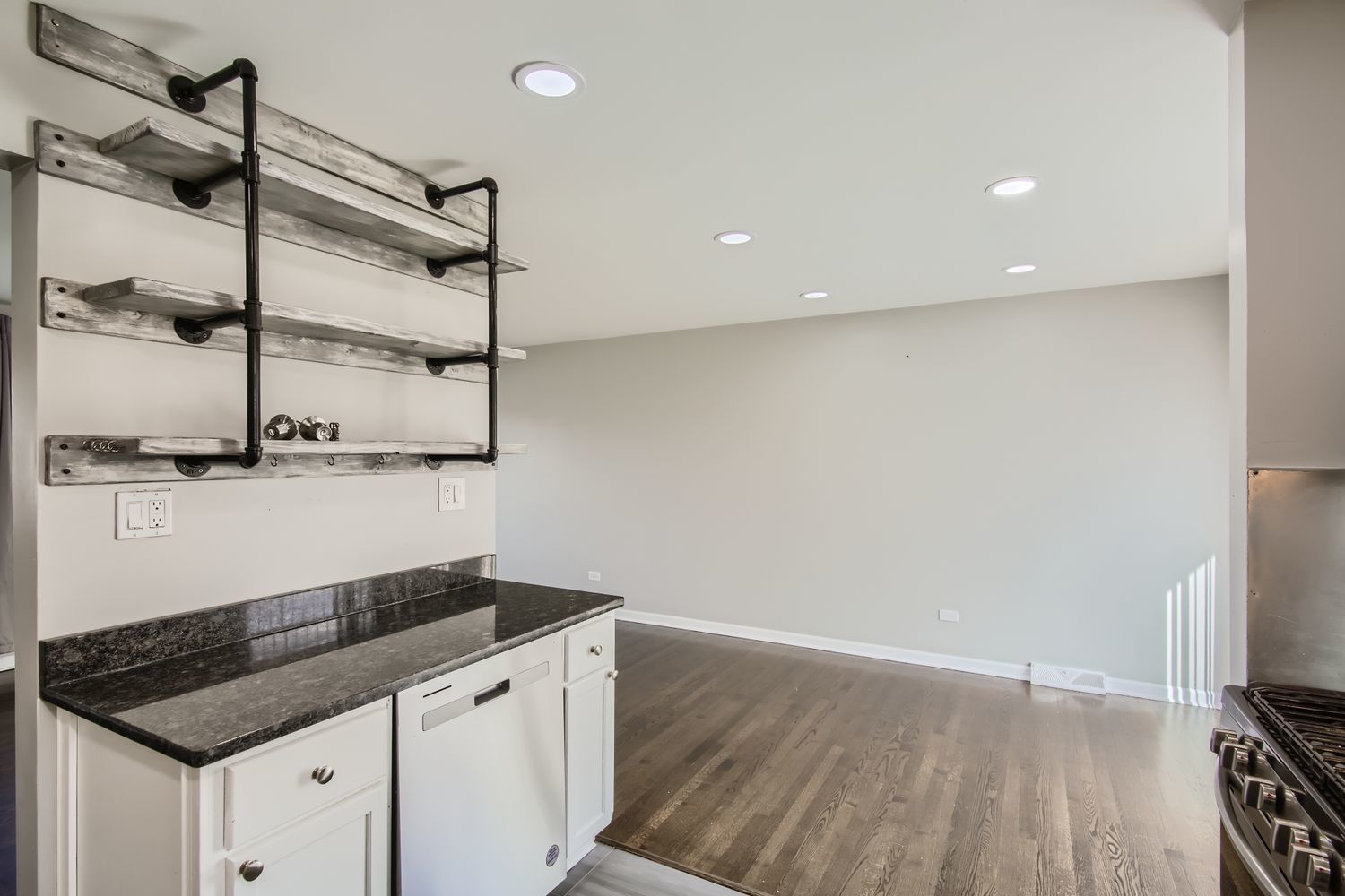 10403 Barnard Drive Chicago Ridge, IL 60415 - Photo 18 of 25 a kitchen that has a lot of cabinets in it