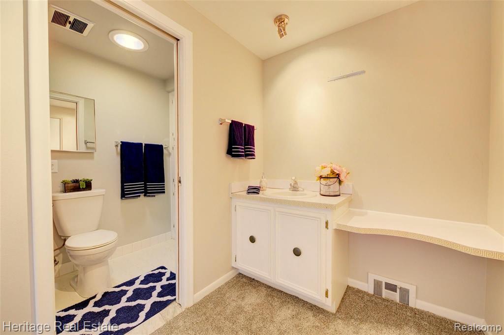 654 Old Perch Road Rochester Hills, MI 48309 - Photo 35 of 61