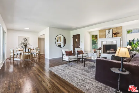 $1,899,000 | 2525 Ivanhoe Drive, Los Angeles, CA 90039