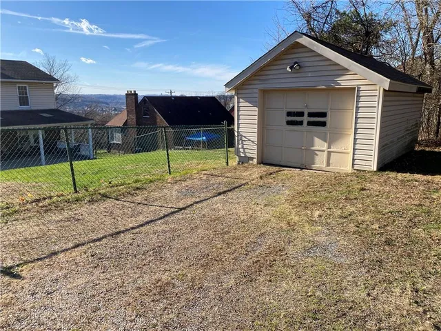 $174,999 | 995 Forsythe Road, Carnegie, PA 15106