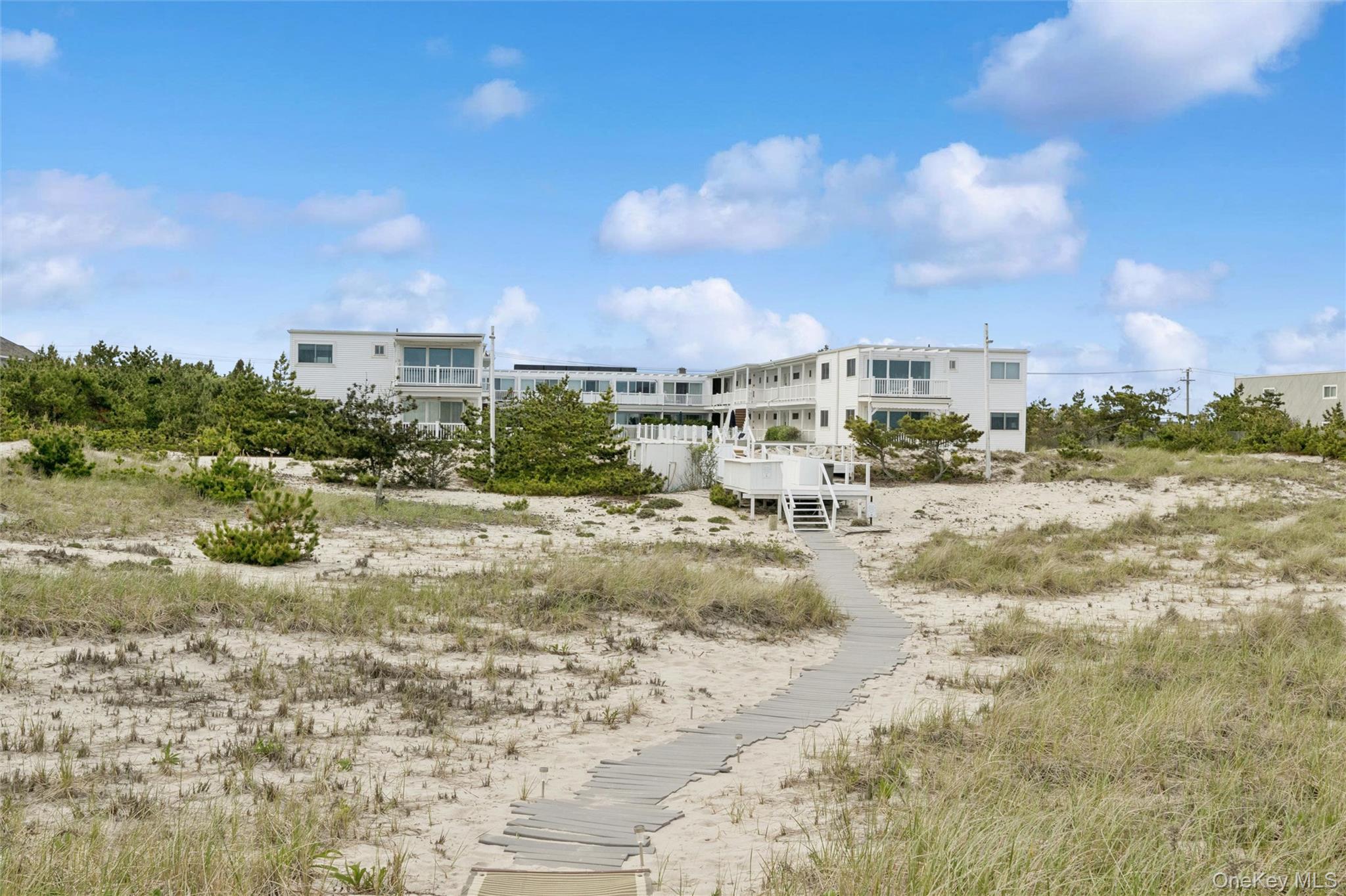 281 Dune Road, Unit 17B Westhampton Beach, NY 11978 - Photo 3 of 25