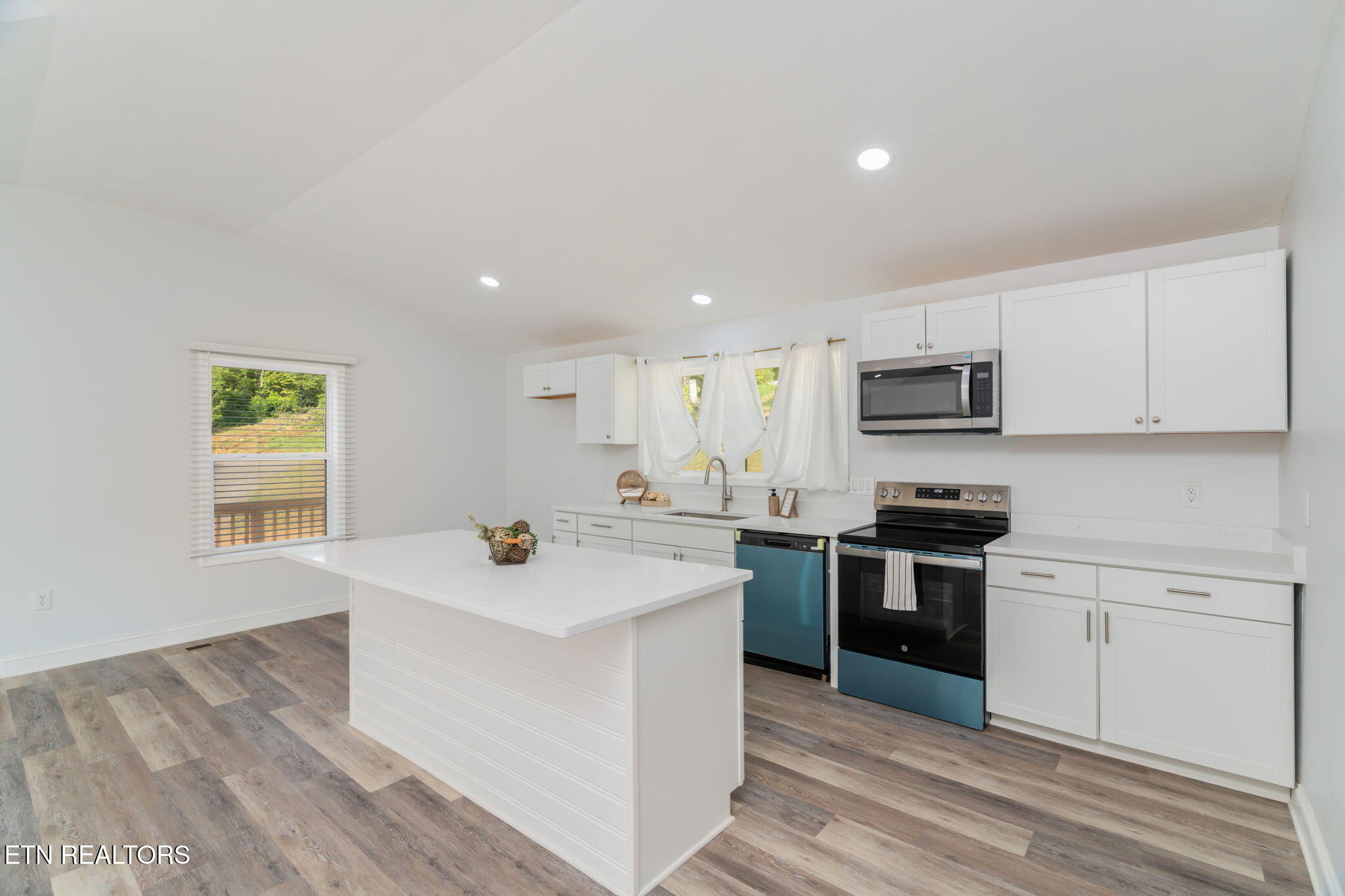 205 Brock Road Maynardville, TN 37807 - Photo 11 of 31 17-web-or-mls-205 Brock Road-11