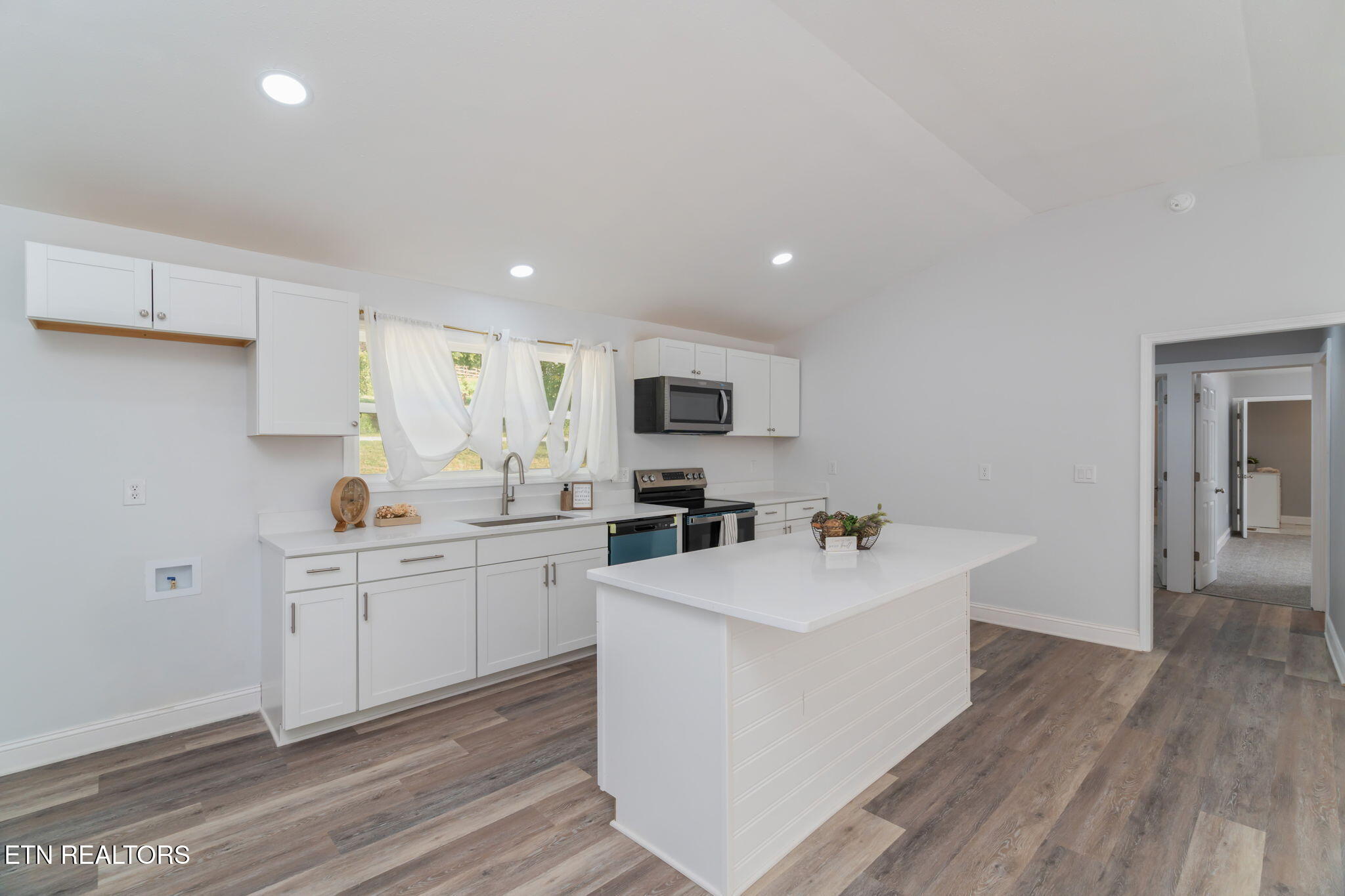 205 Brock Road Maynardville, TN 37807 - Photo 8 of 31 13-web-or-mls-205 Brock Road-7