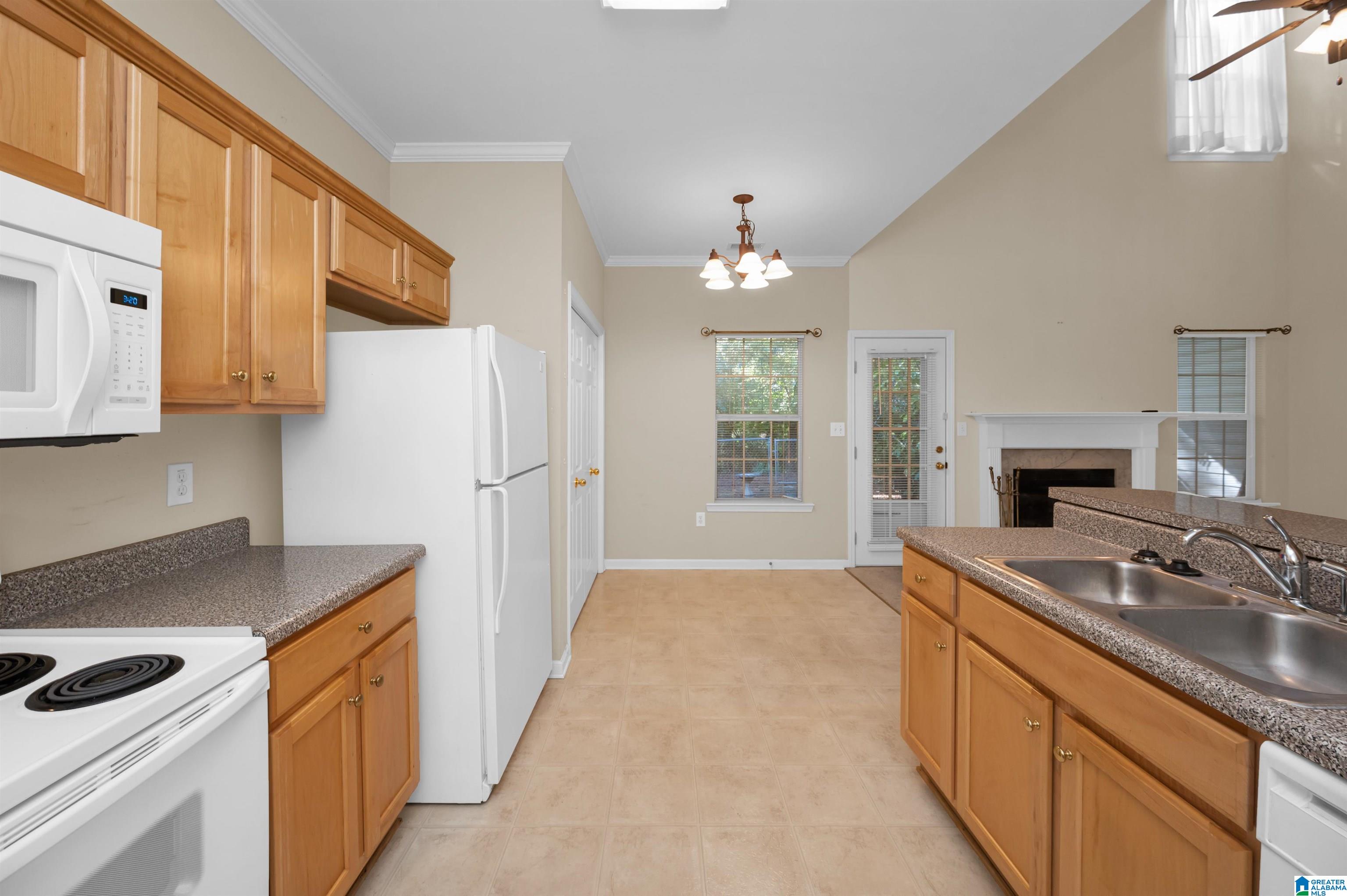 136 Canyon Trail Pelham, AL 35124 - Photo 11 of 36
