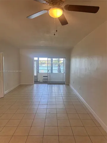 $1,600 | 19001 Northeast 2nd Avenue, Unit 1404, Miami, FL 33179