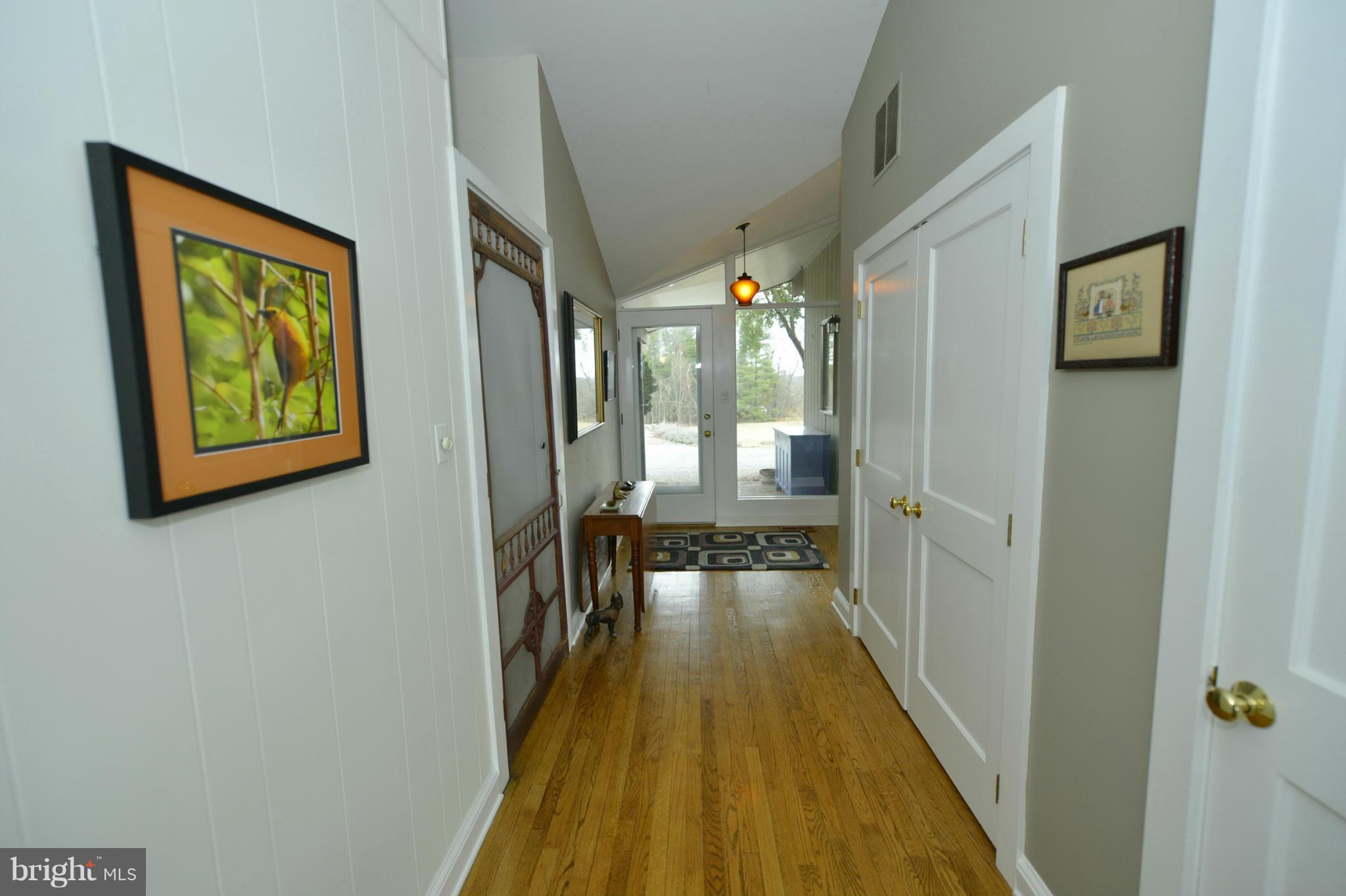 19075 Ebenezer Church Road Round Hill, VA 20141 - Photo 11 of 30 FOYER