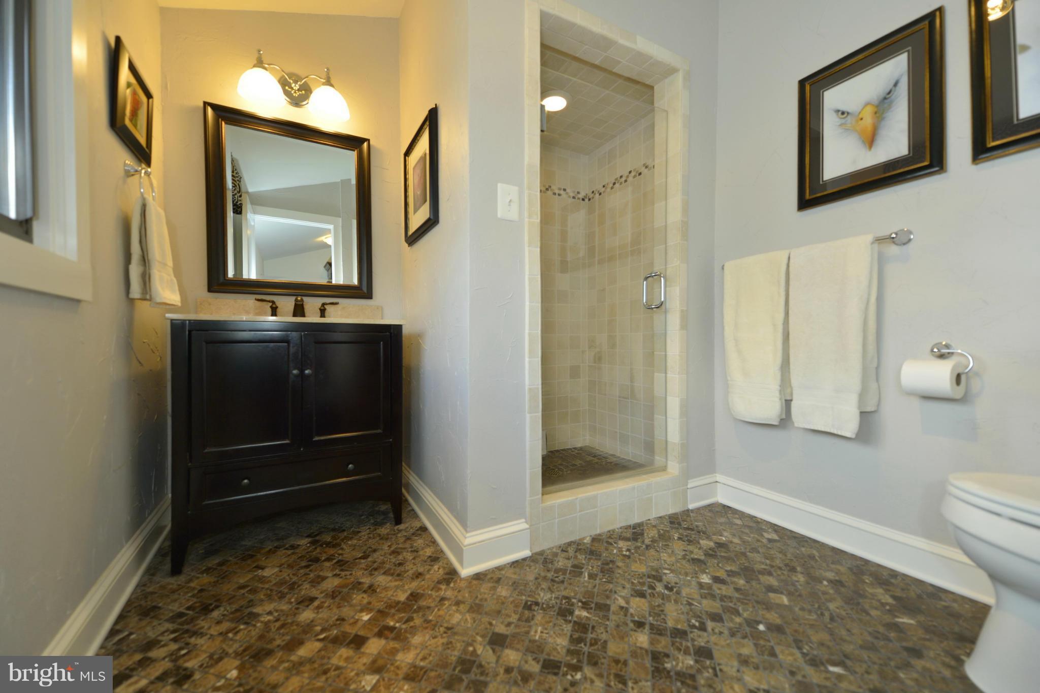 19075 Ebenezer Church Road Round Hill, VA 20141 - Photo 15 of 30 MASTER BATH