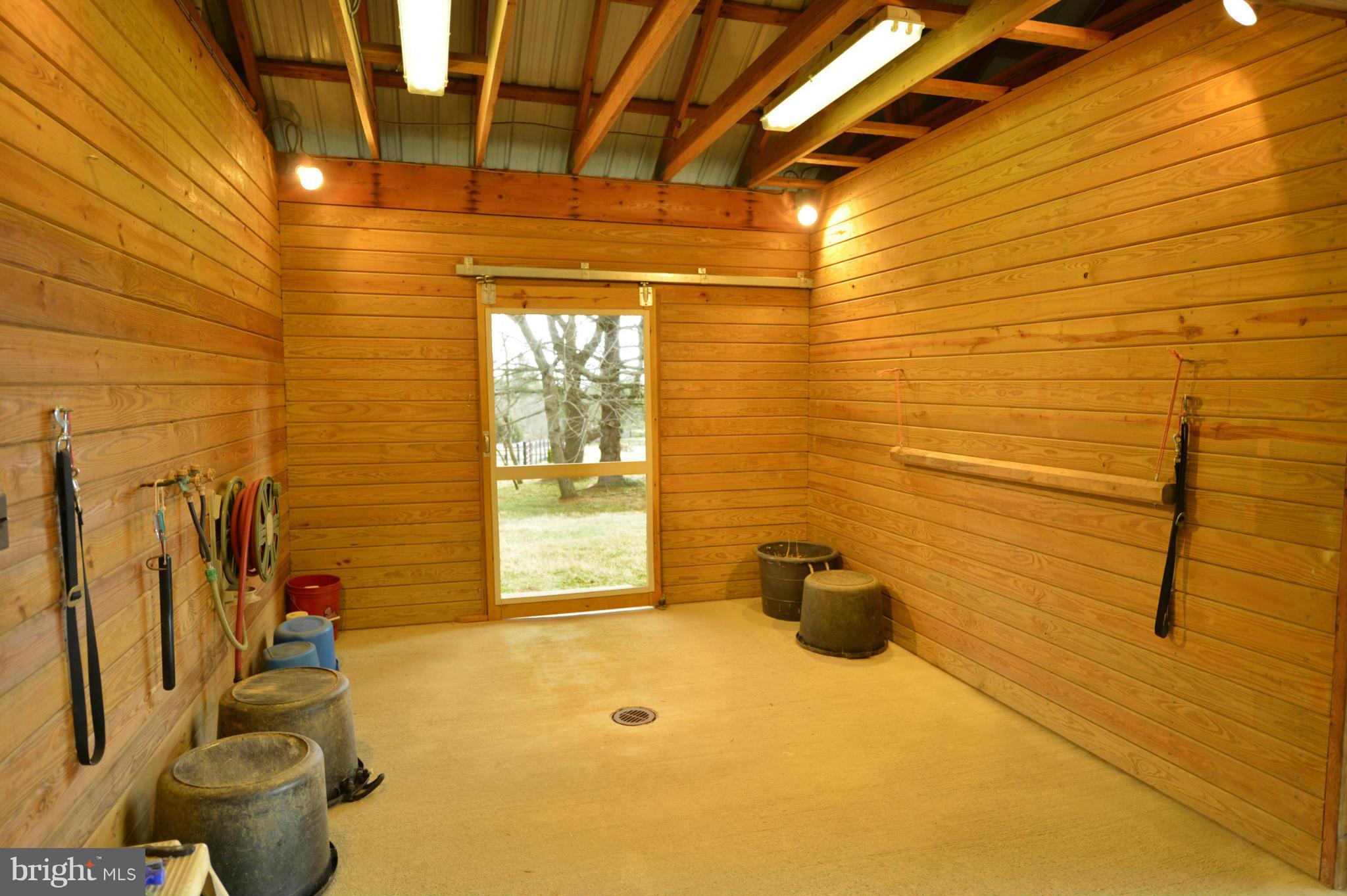 19075 Ebenezer Church Road Round Hill, VA 20141 - Photo 25 of 30 WASH STALL !
