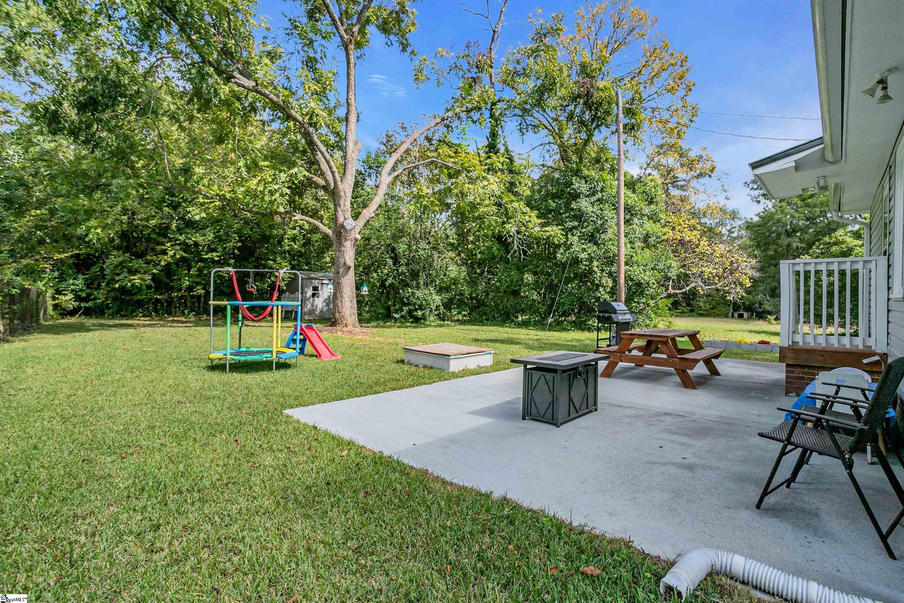 613 East Florida Street Clinton, SC 29325 - Photo 17 of 29