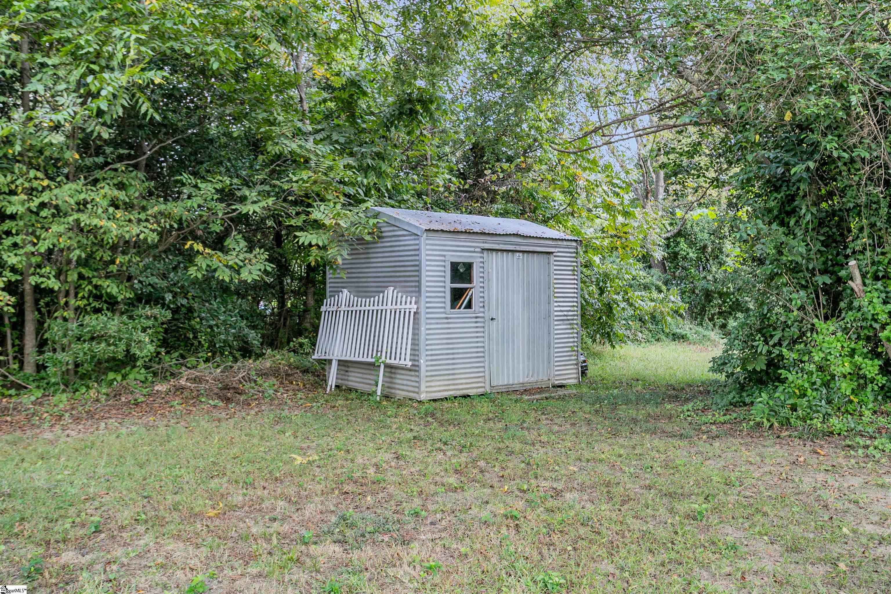 613 East Florida Street Clinton, SC 29325 - Photo 19 of 29