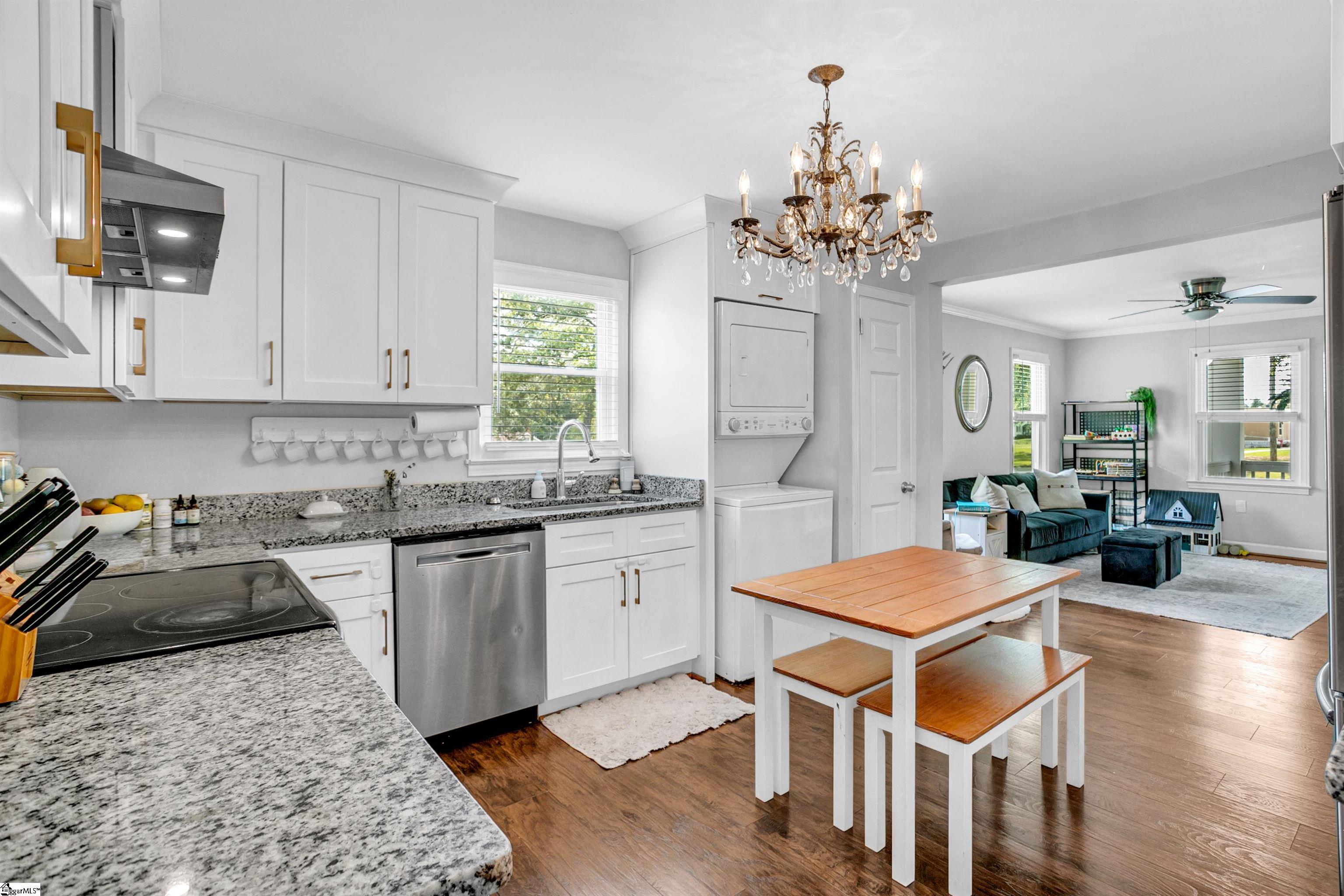 613 East Florida Street Clinton, SC 29325 - Photo 8 of 29