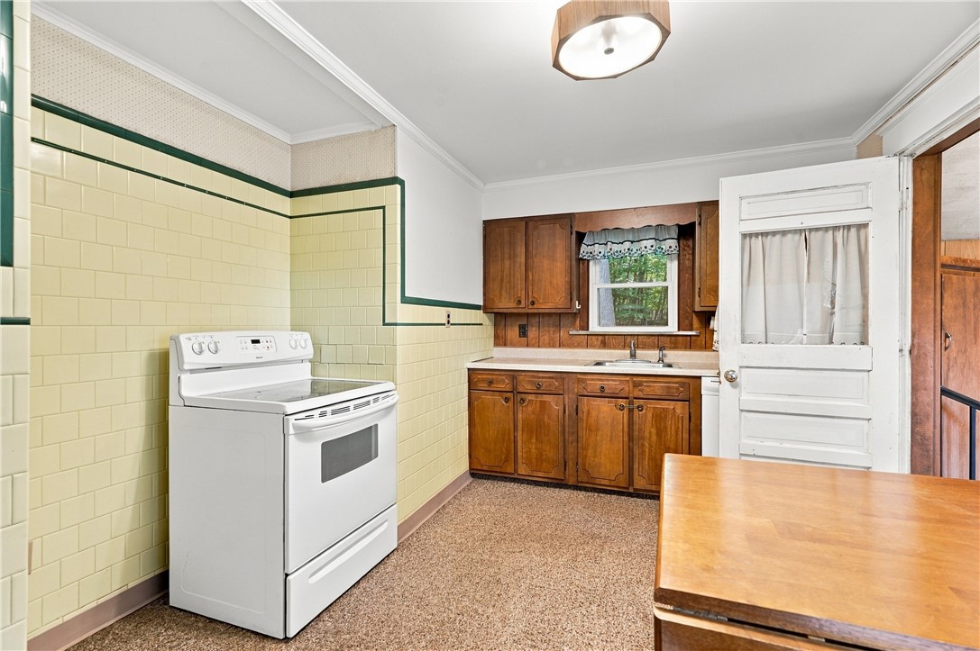 374 Reservoir Road Burrillville, RI 02859 - Photo 10 of 38 Gallery Image 10