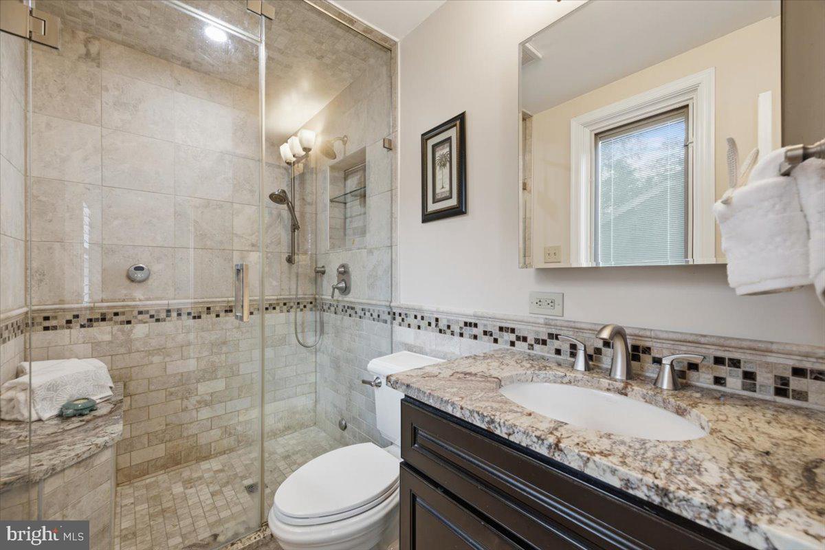 12127 Long Ridge Lane Bowie, MD 20715 - Photo 27 of 46 Primary ensuite with steam shower