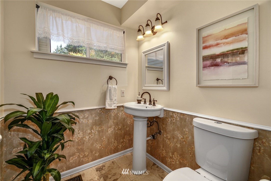 16130 Valhalla Drive Bothell, WA 98011 - Photo 14 of 40 Gallery Image 14
