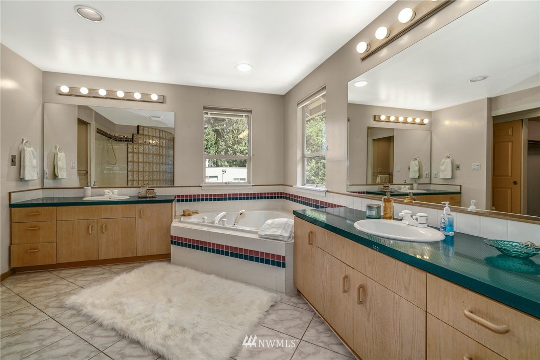 16130 Valhalla Drive Bothell, WA 98011 - Photo 19 of 40 Gallery Image 19