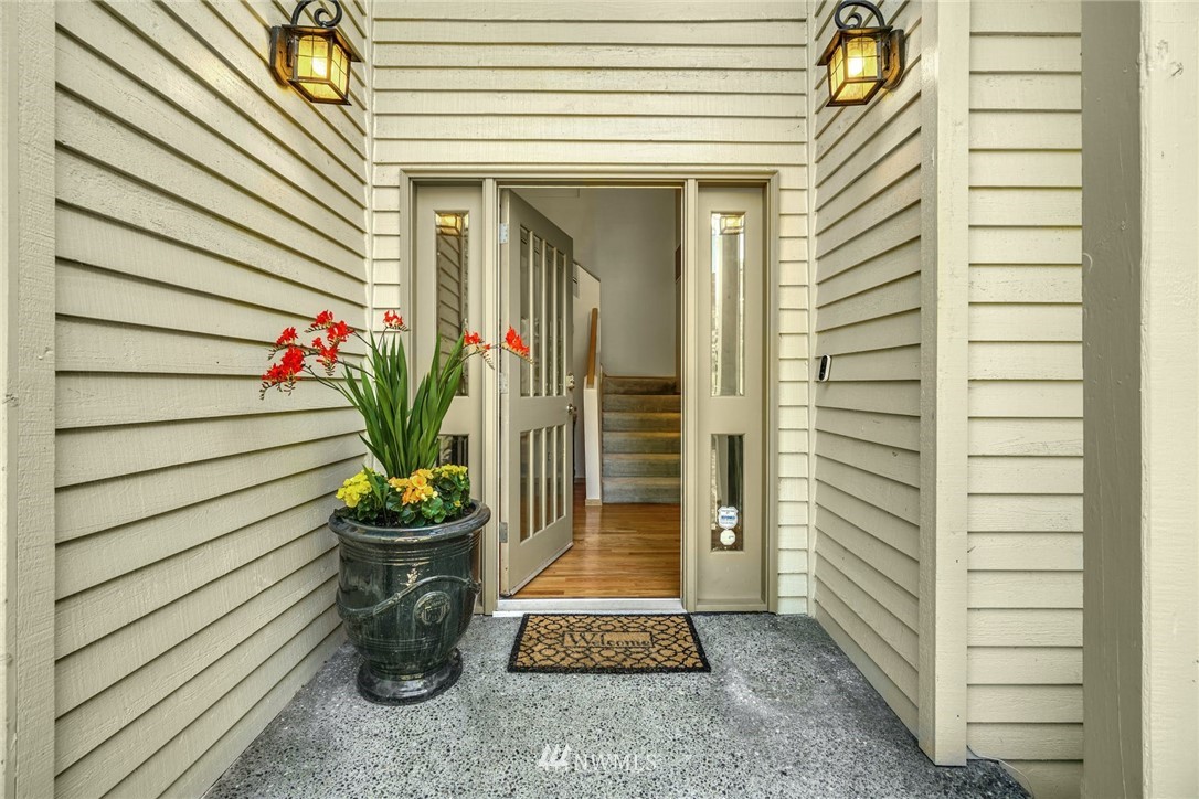 16130 Valhalla Drive Bothell, WA 98011 - Photo 3 of 40 Gallery Image 3
