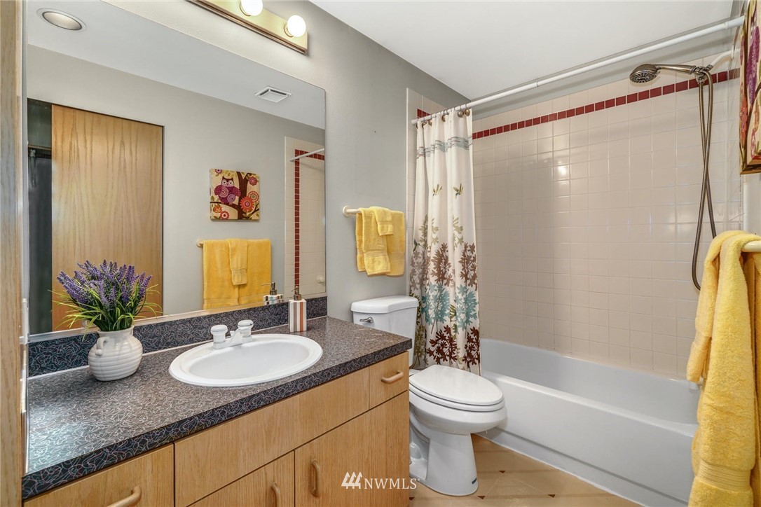 16130 Valhalla Drive Bothell, WA 98011 - Photo 23 of 40 Gallery Image 23