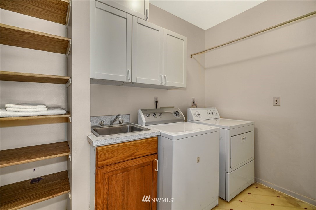16130 Valhalla Drive Bothell, WA 98011 - Photo 28 of 40 Gallery Image 28