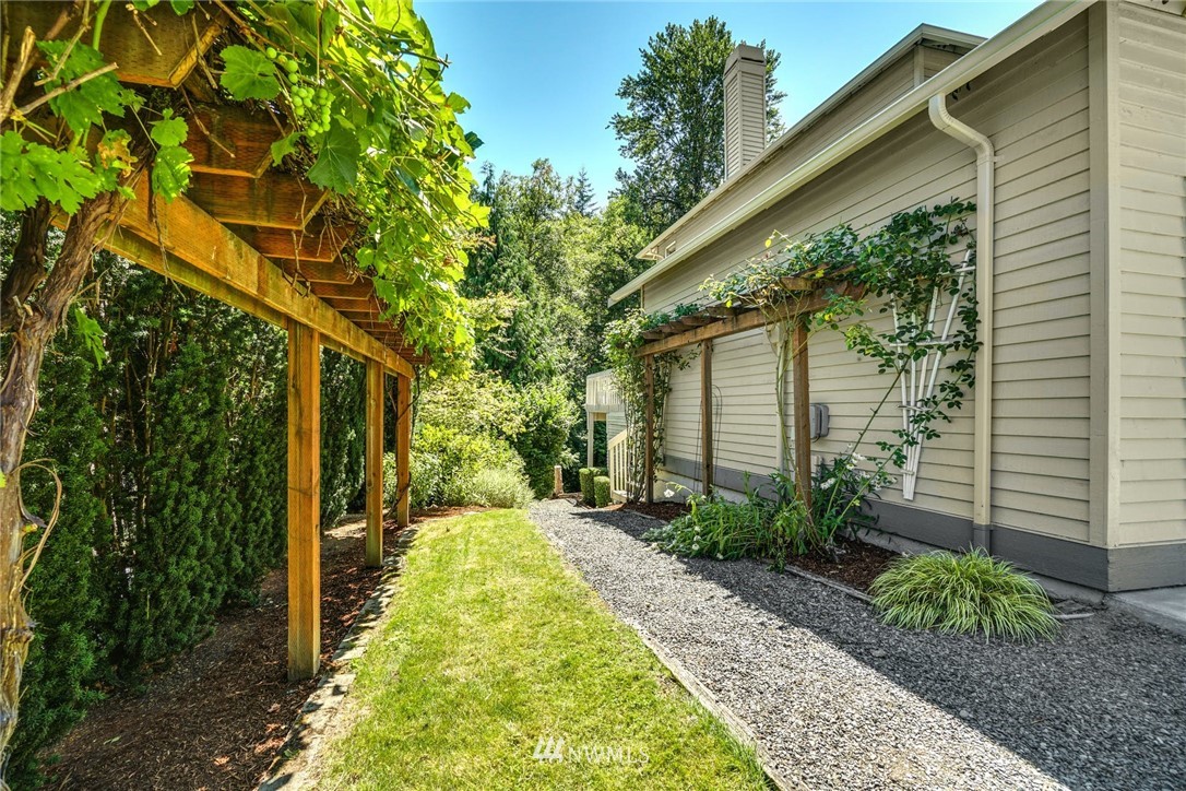 16130 Valhalla Drive Bothell, WA 98011 - Photo 29 of 40 Gallery Image 29