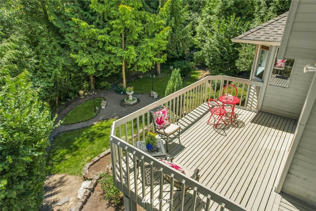 16130 Valhalla Drive Bothell, WA 98011 - Photo 35 of 40 Gallery Image 35