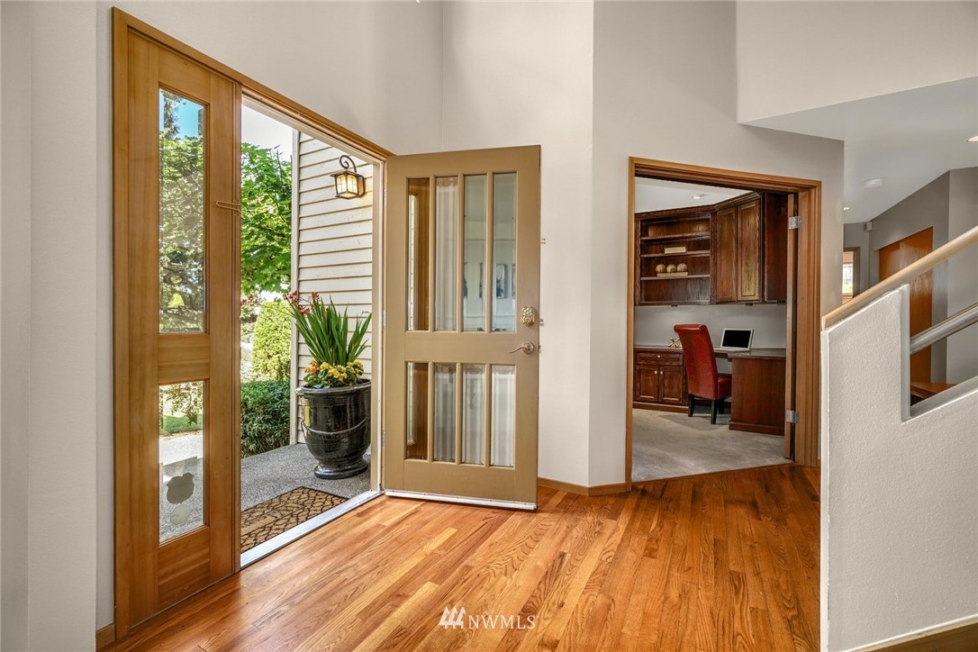 16130 Valhalla Drive Bothell, WA 98011 - Photo 5 of 40 Gallery Image 5