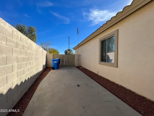 $2,495 | 31924 North 23rd Avenue, Phoenix, AZ 85085