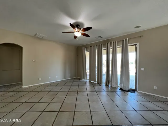 $2,495 | 31924 North 23rd Avenue, Phoenix, AZ 85085