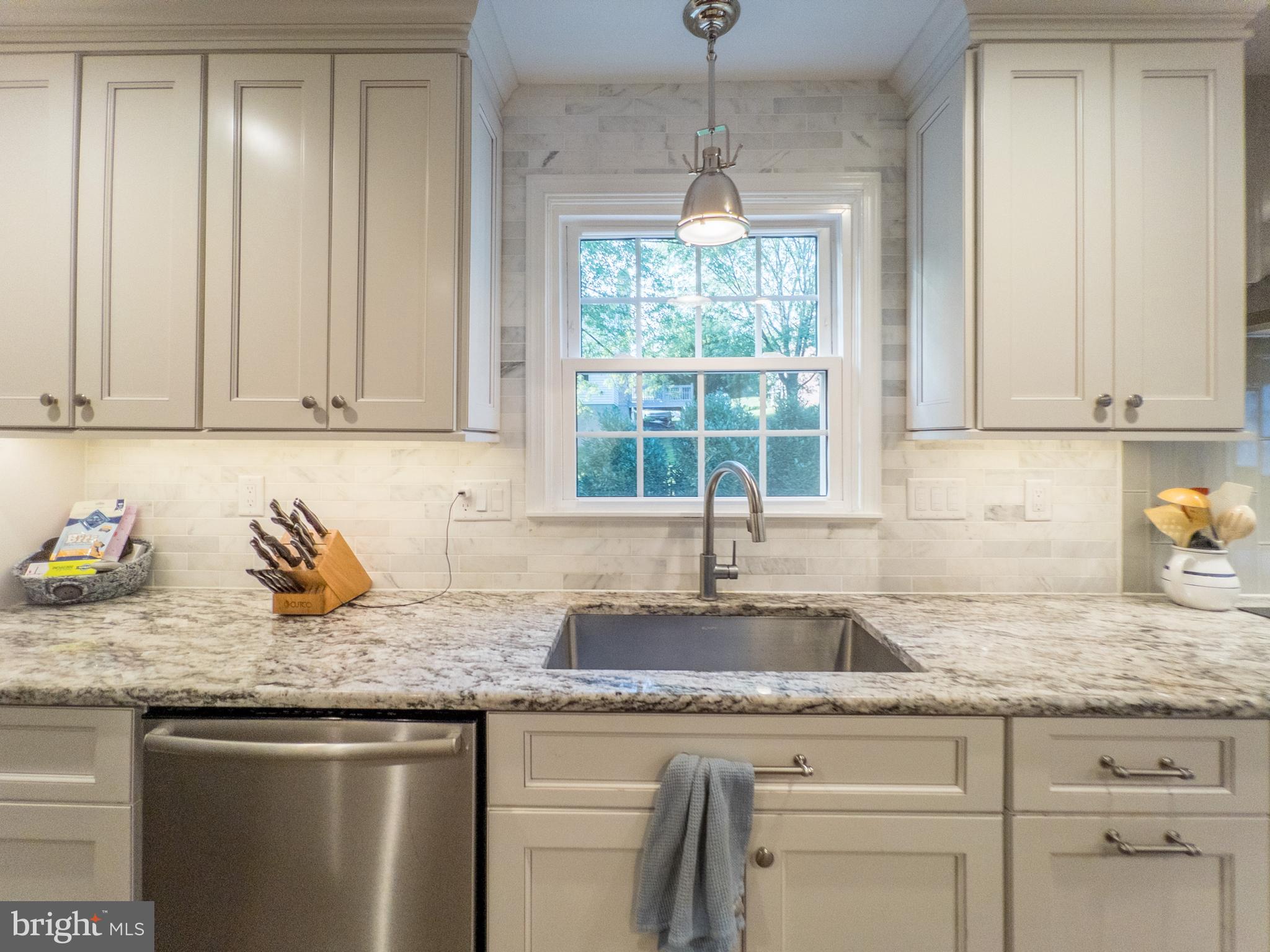 910 Farmstead Road Cockeysville, MD 21030 - Photo 6 of 20 Main Sink