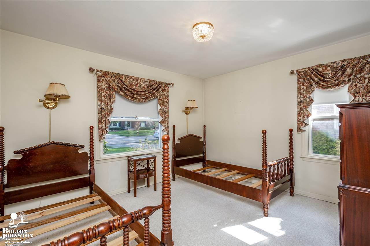 1231 Torrey Road Grosse Pointe Woods, MI 48236 - Photo 20 of 41
