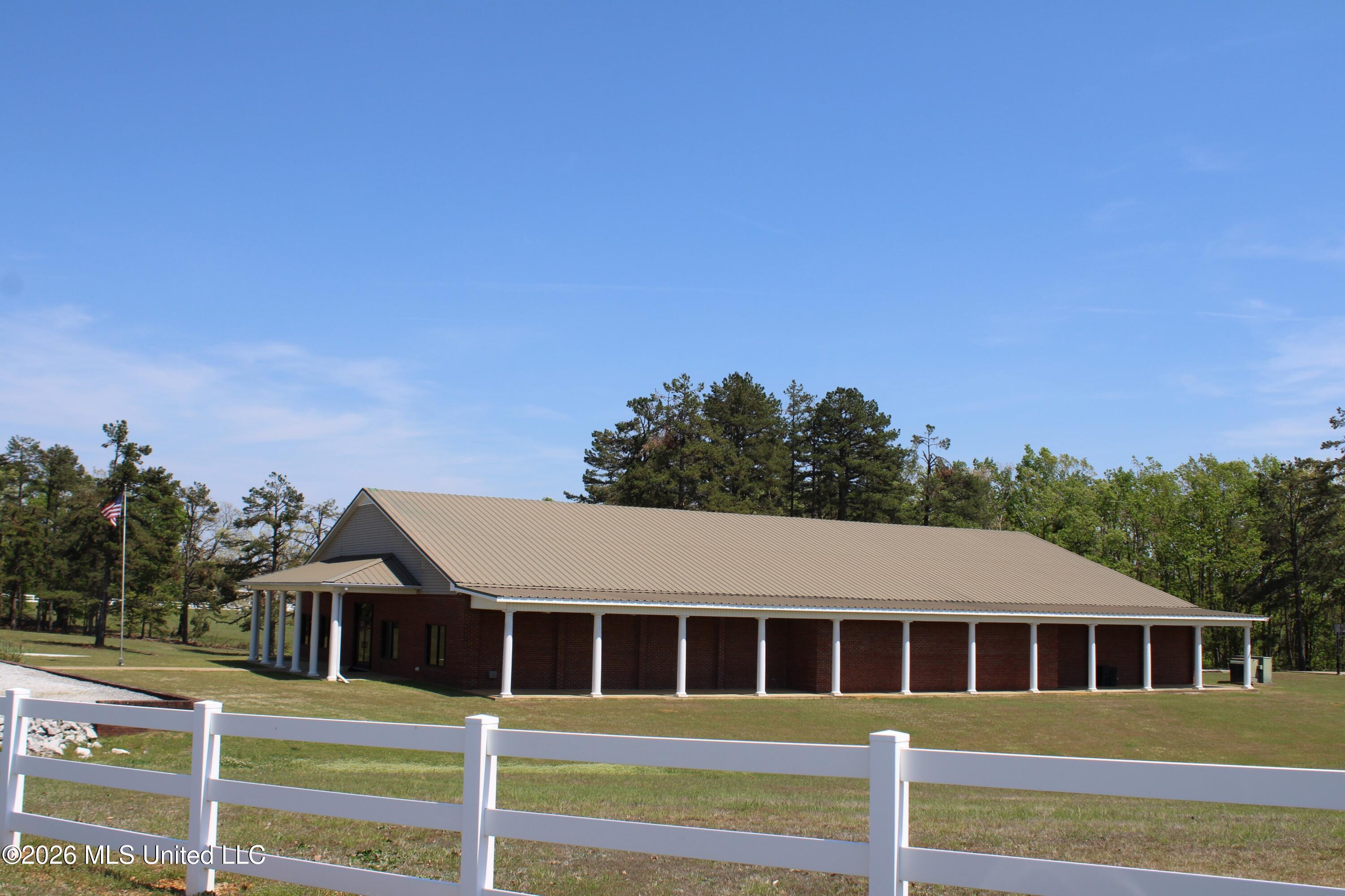 13 Brett Bluff Iuka, MS 38852 - Photo 27 of 30 Main Lodge