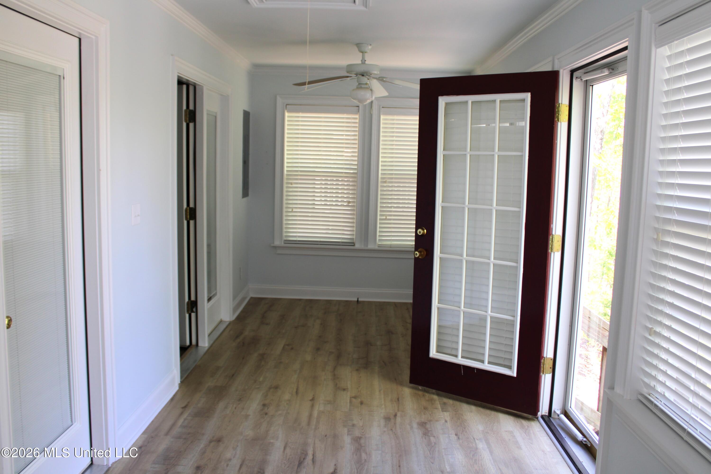 13 Brett Bluff Iuka, MS 38852 - Photo 9 of 30 Sun Room