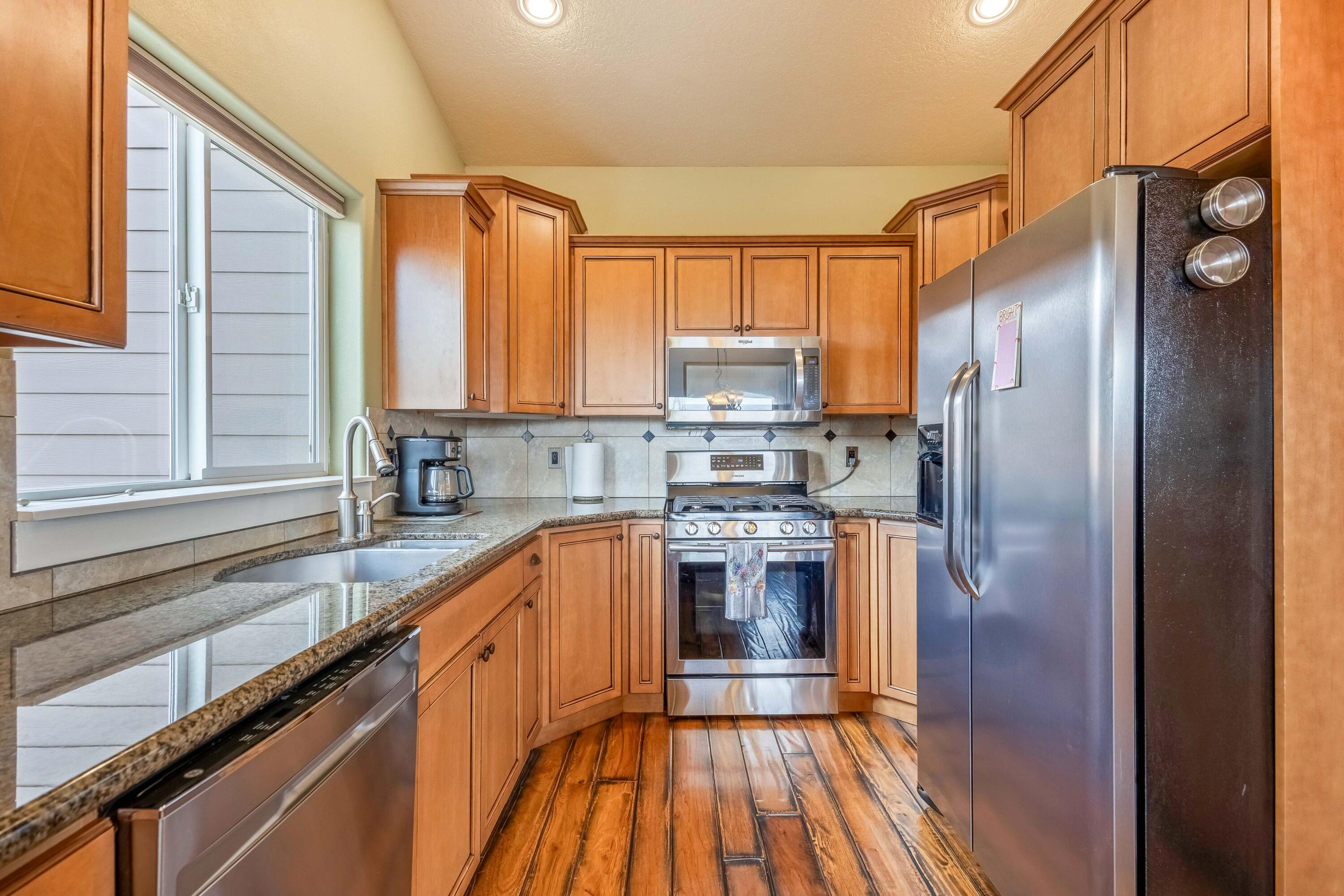 570 Mountain Ridge Drive Culver, OR 97734 - Photo 13 of 46