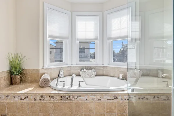 $20,000 | 29 North Iroquois Avenue, Unit 5/216/27, Margate City, NJ 08402